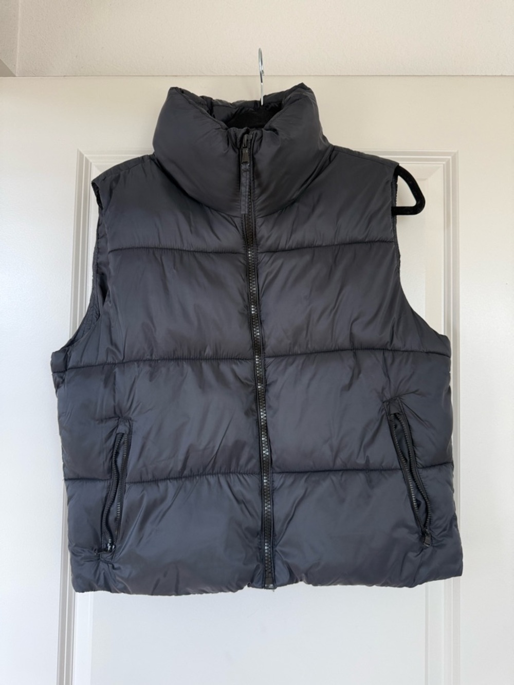 Old Navy Black Puffer Vest